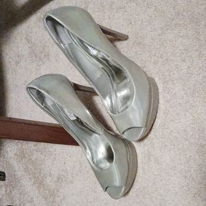 Jennifer Lopez High Heels